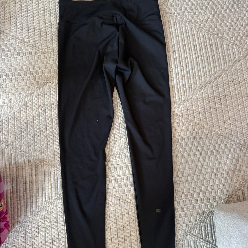 Women’s Oakley leggings - Picture 2 of 3